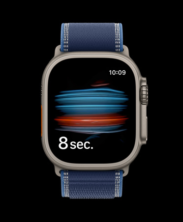 Apple Watch Ultra 3, titanium case, natural colour, blood oxygen test in the Health app, Trail Loop, blue/bright blue colour