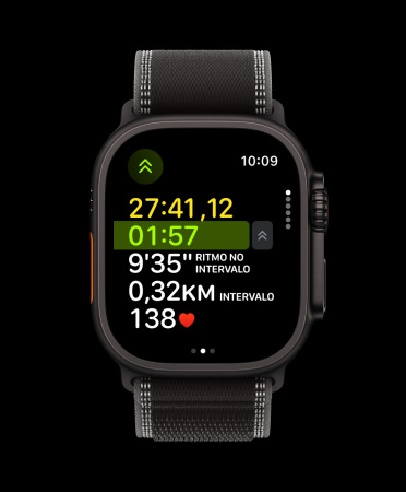 Apple Watch Ultra 3 com caixa preta de titânio, treino de corrida, próximo intervalo