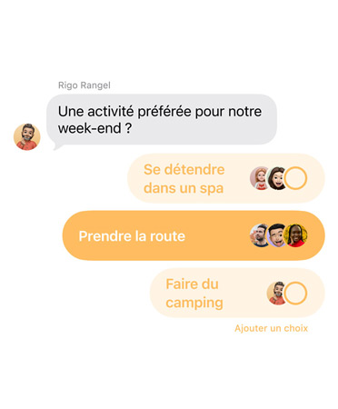 Gros plan de la nouvelle fonctionnalité de sondage dans Messages alors que des personnes utilisent la conversation de groupe pour voter au sujet du lieu où partir en week-end