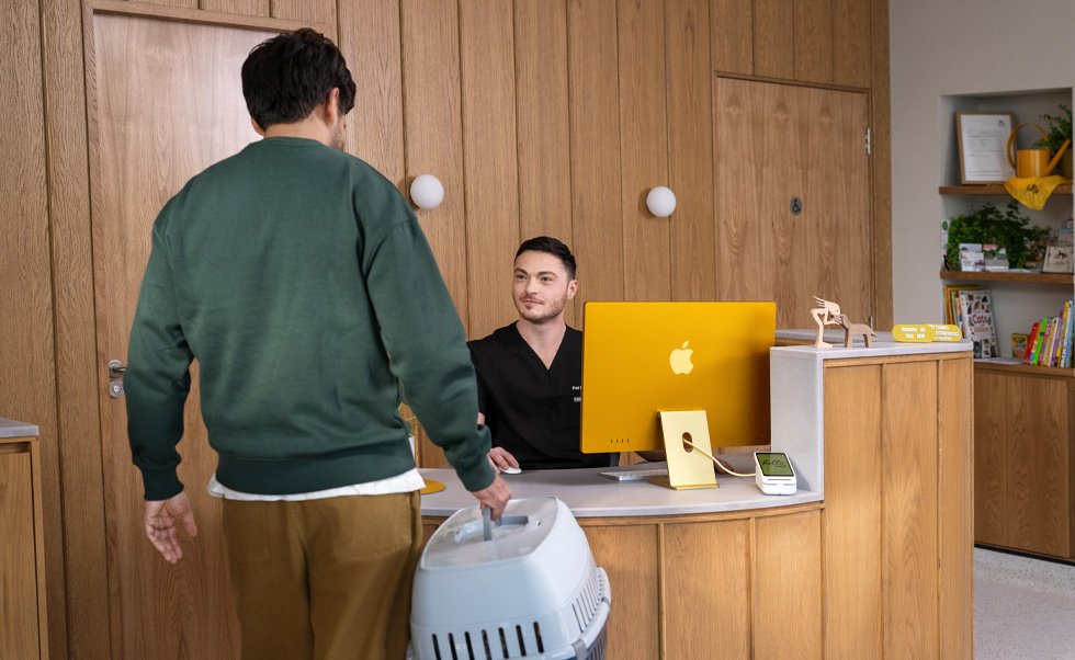 iMac 令病患登記變得簡單容易又準確無誤。