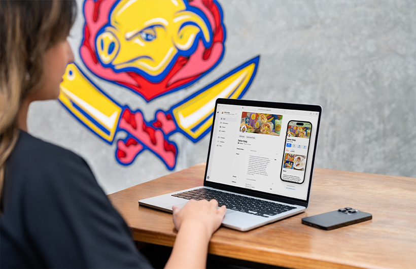 Señor Sisig usa Apple Business Connect per gestire la presenza su Mappe, Wallet, Siri e altro ancora.