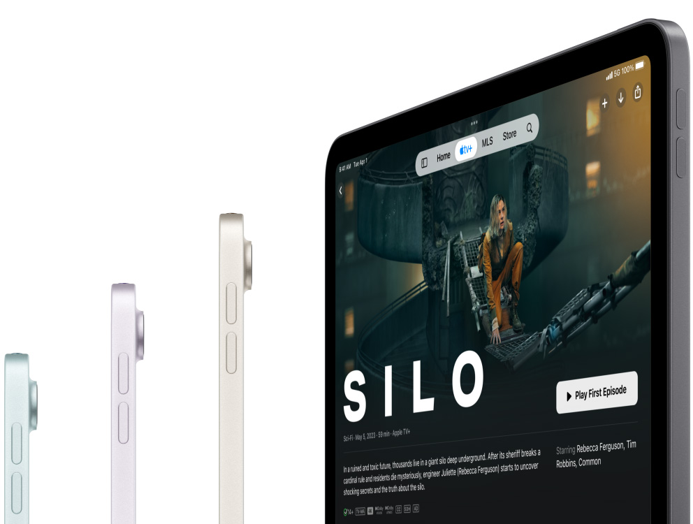 Tampilan samping tiga model iPad Air, iPad Air keempat menampilkan acara Apple TV Plus Silo