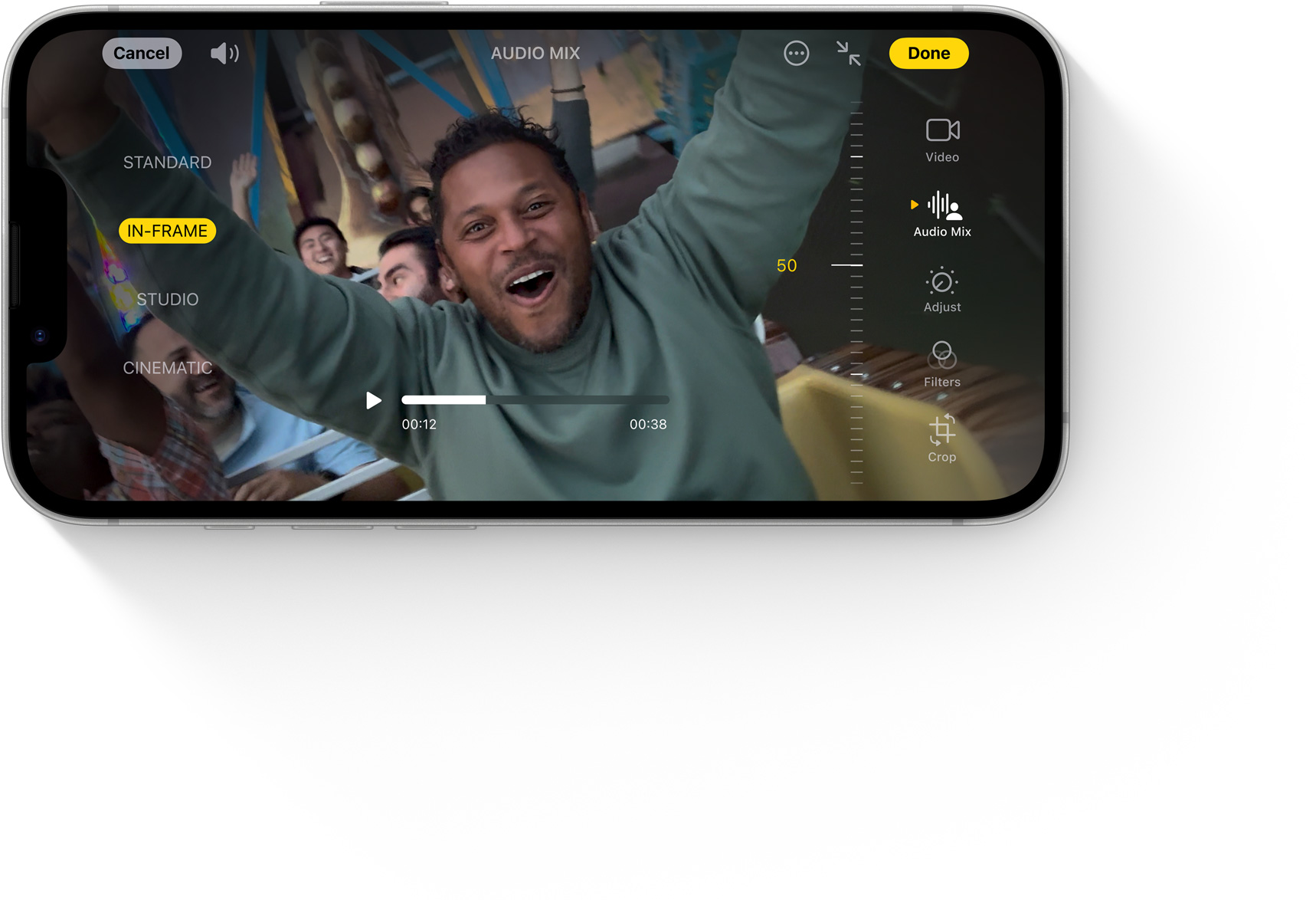 iPhone 16e ekraan näitamas kasutuses olevat Audio Mix tööriista.